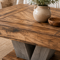 Table basse Thalar, détail structure en V et veinage bois massif